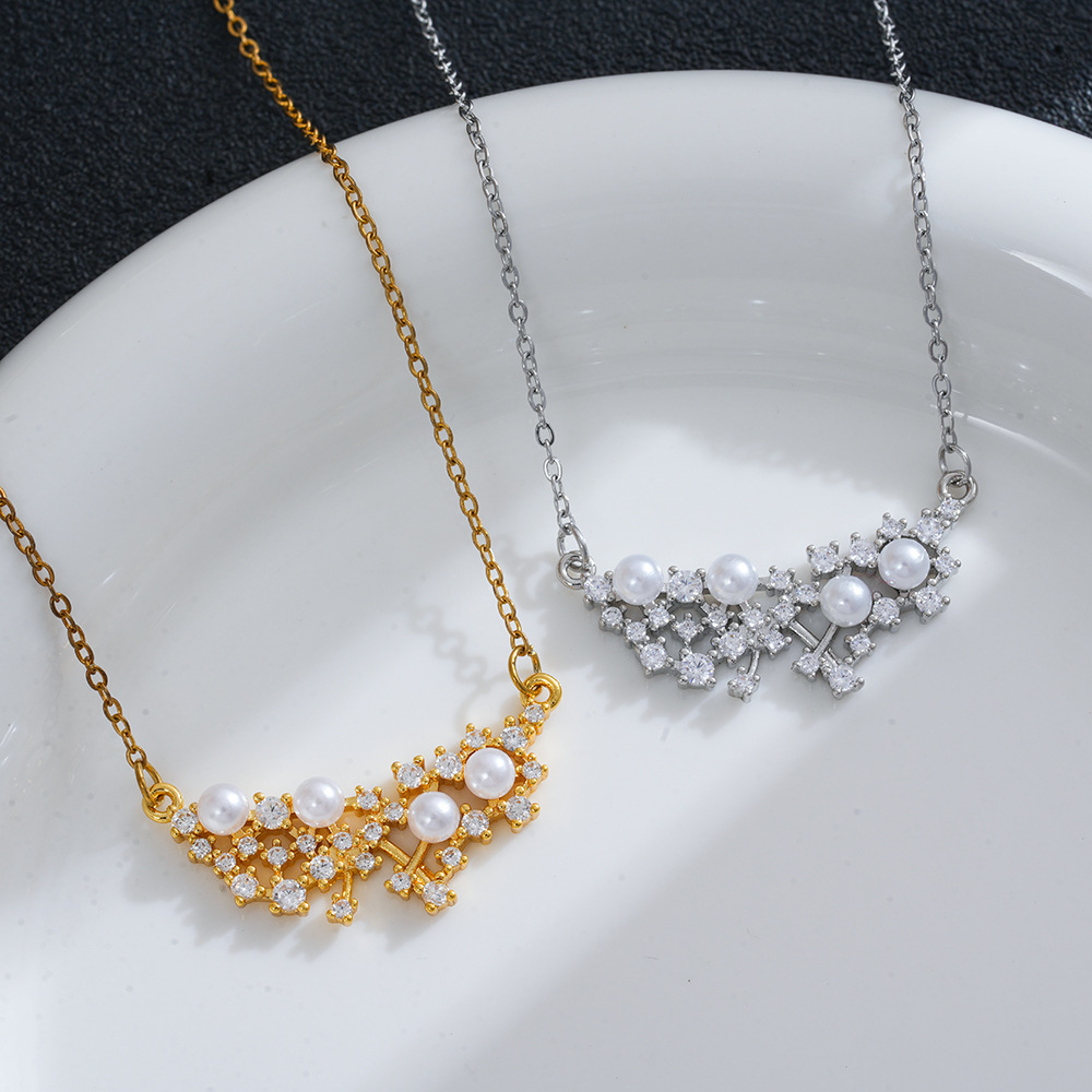 European and American-style, luxurious, full-of-diamonds, dazzling nebula pearl pendant, exuding high-end, French romantic vibe, perfect as a gift f