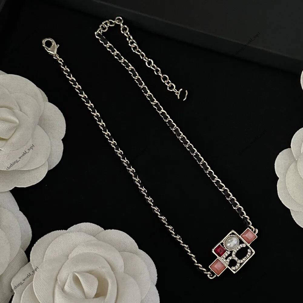 Top Style Luxury Designer Necklace Pendant Necklaces Designers Copper Diamond Letter Brand Men Women Wedding Jewelry High Quality Fashion Accessory