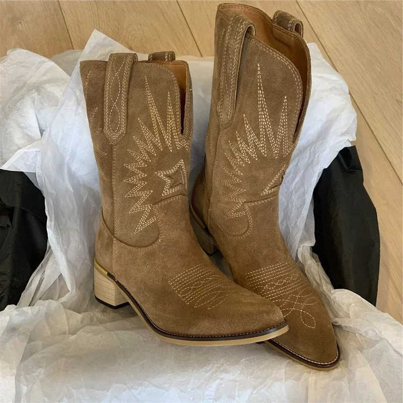 Boots 2024 Natural Embroidered Women Leather Handmade Pointed Toe Spike Heel Autumn Winter Boots New Western D260917