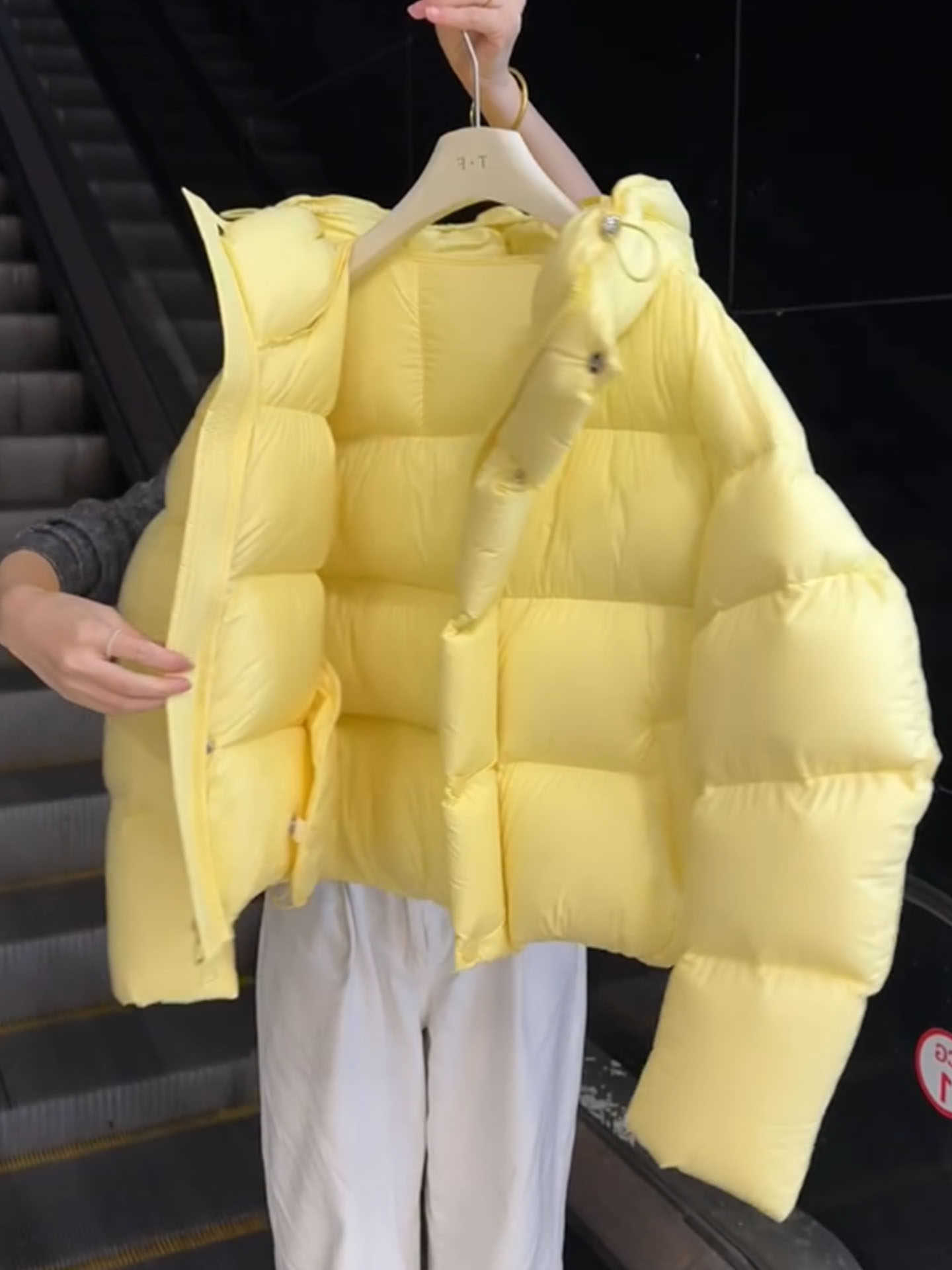 Yellow Short Down Cotton Jacket for Women 2026 Autumn Winter Thickened Warm Hooded Outerwear Versatile Short Coats H260917