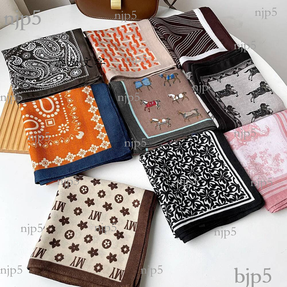 Simple Style 70 Cm Herringbone Pattern Small Square Collection Silk Designer Shawl Wrap-around Scarf Elegant And Luxurious Combination