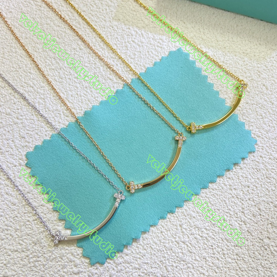 Designer Womens Mens Jewelry Necklace T Brand Necklace With Diamond Rose Gold Polished Smiley Face Clavicle Chain Simple Versatile