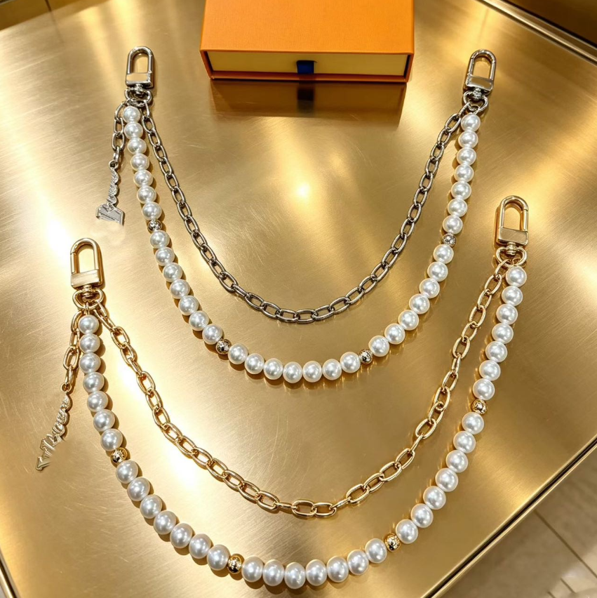 Newest Womens Designer Bag Charm For Women Pearl Gold Silver Chain Luxury Mens Keychains Key Ring Purse Charm Bag Charms 2 Colors