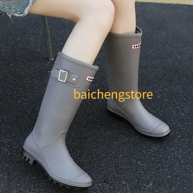 Designer Rain Women's Boots shoe Snow Rubber High boot breathable Black light shoes fashion autumn winter wellies size 36 41 z2