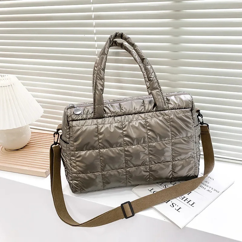 Winter Space Cotton Handbags Tote Quilted Down Shoulder Bags for Women y Nylon Cloth Crossbody Bag Fashion Messenger Purse 260917