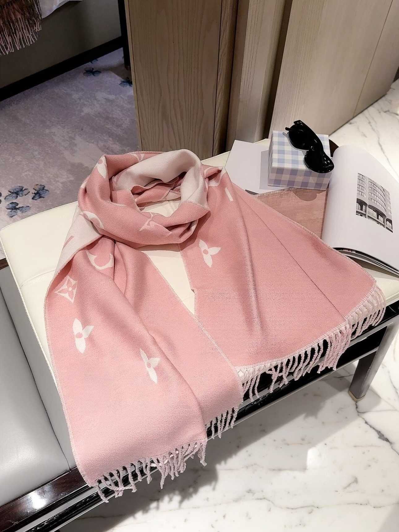 Plaid 2026 Women Man Scarf % Cashmere Scarves For Winter Warm Womens and mens Long Wraps Size 180x30cm Ao115677 S260917PNZG