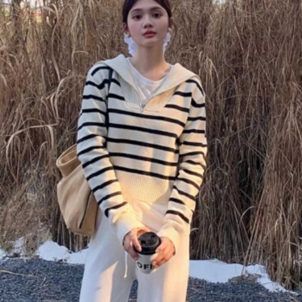 Laid-back Style Zipper Pattern Knitted Sweater Women's Fashion Autumn 2025 New Loose Short Base Layer Outerwear Top S2609170S1X