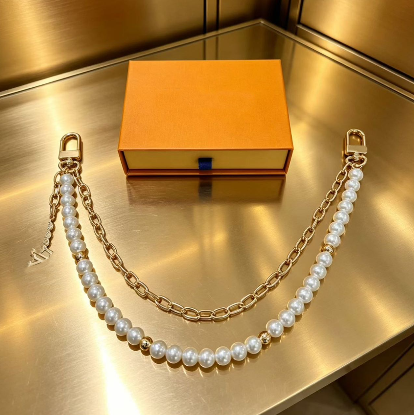 bag charm chains designer handbag charm luxury keychain bag Accessory Circle buckle Pearl Long chain Love pendant quality stainless steel chain gift