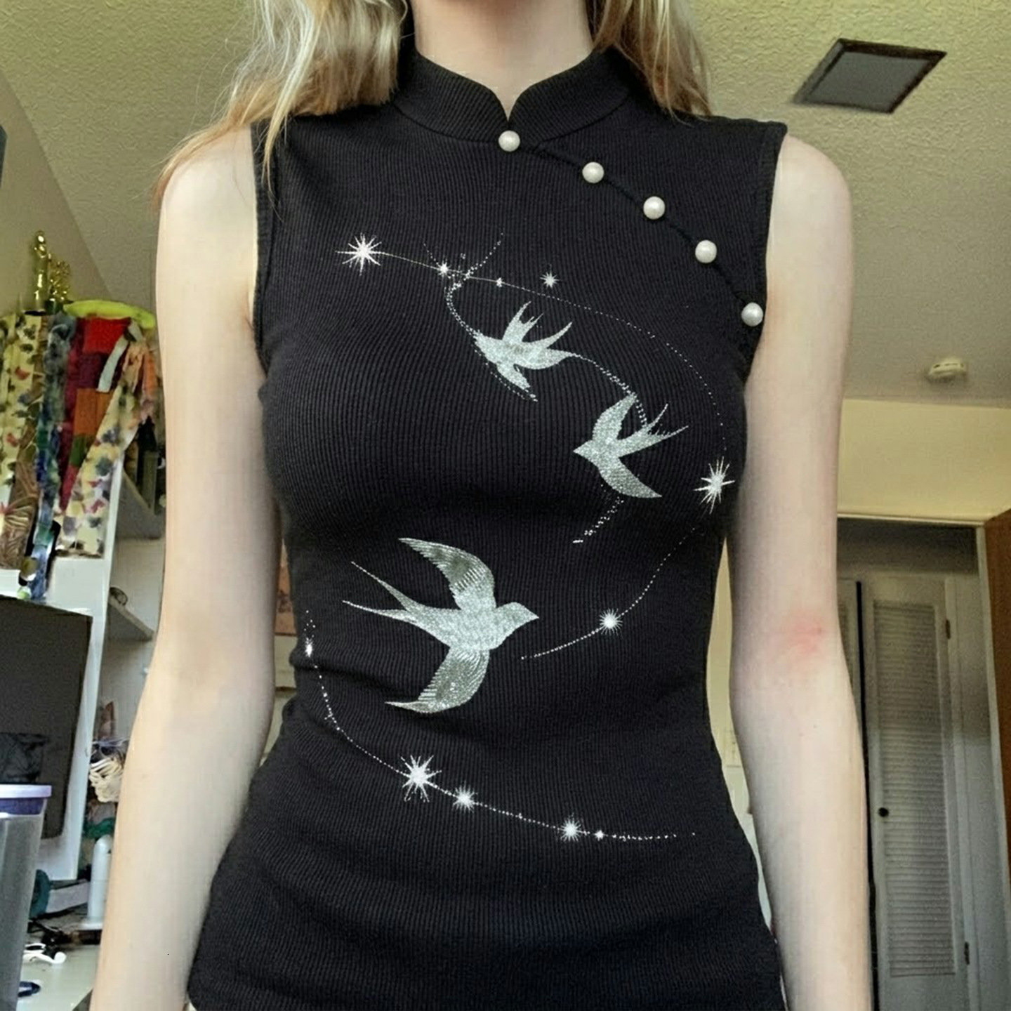 New Chinese-style retro literary print slim-fit vest with starry river design, featuring a mandarin collar and sleeveless top for women 59