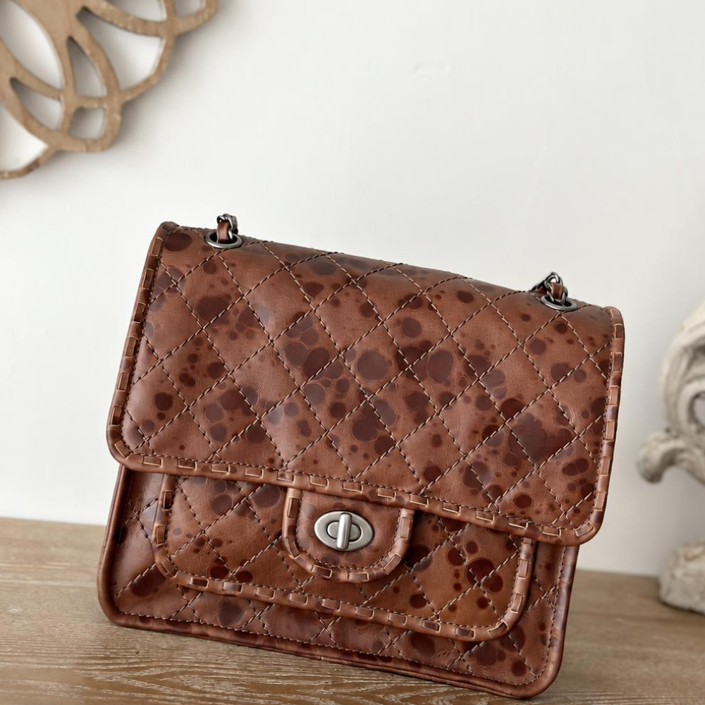 Quilted Tofu Bag Resin Leather Flap Crossbody Purse Refined Work Travel Weekend Top-Tier Designer New Arrival