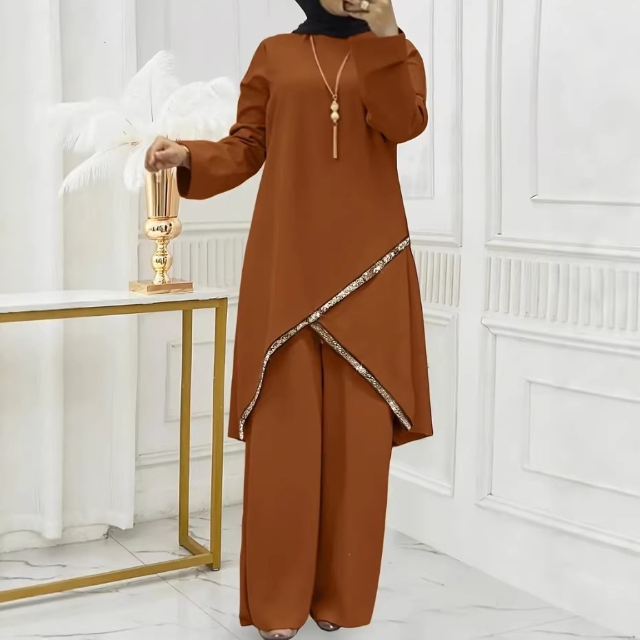 Cross-border new product: Loose and comfortable two-piece women's loungewear set with a striped print design. Available for wholesale.