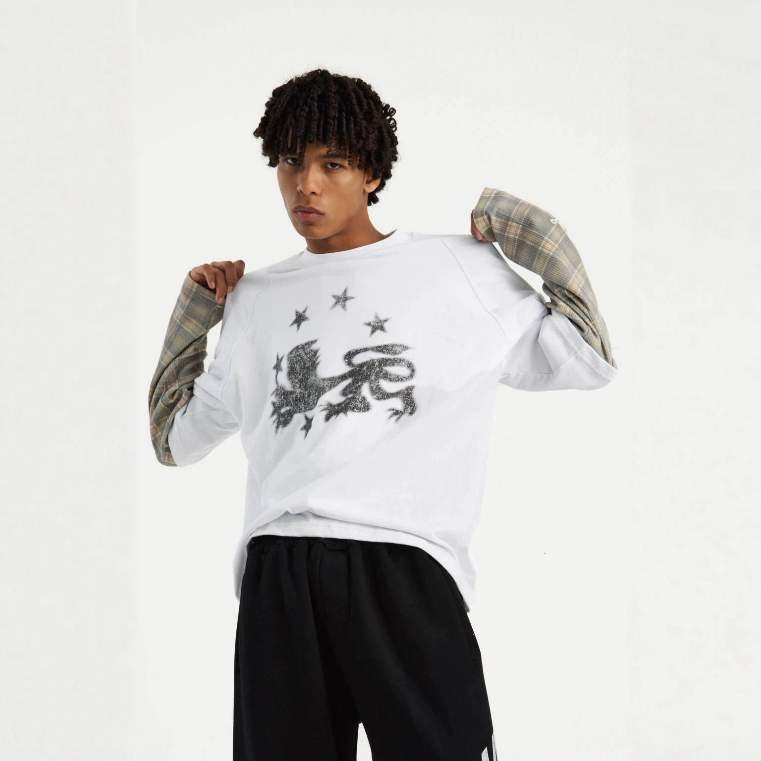 Retro faux two-piece long-sleeve T-shirt with plaid texture, patchwork sleeves, snowflake subtle pattern, loose fit, and high-street style for layer