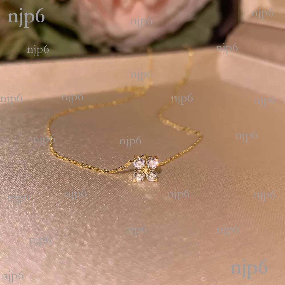 Jewellery High Quality Sterling Silver 925 Four Leaf Clover Diamond Necklace for Special Occasions Gift Textured Elegant Accessory