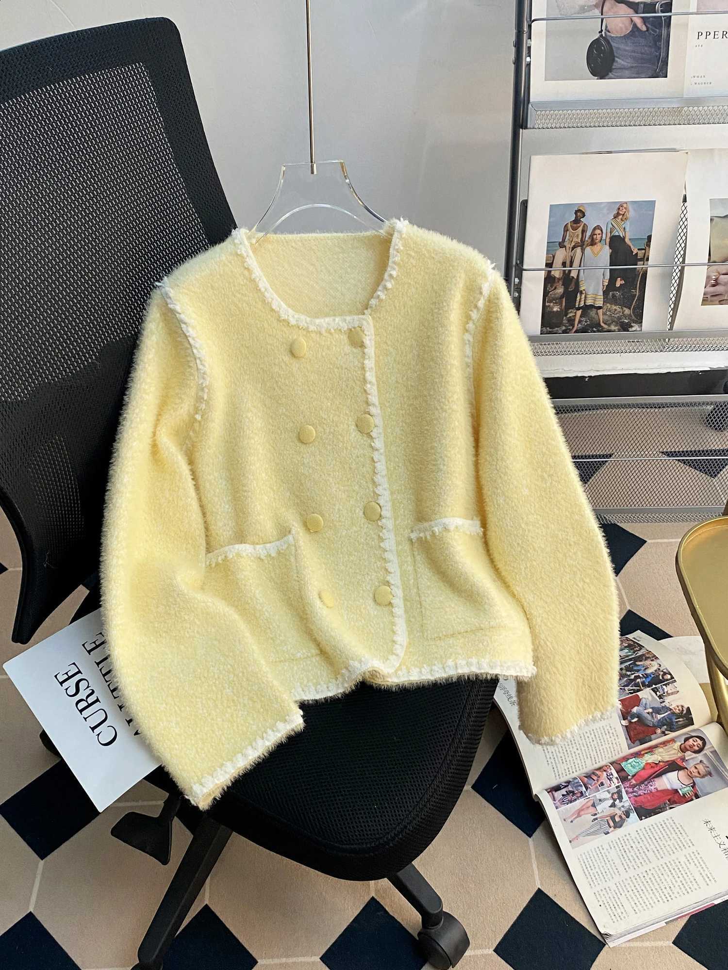 Clothing Jackets Women's 2025 New Autumn Winter Crew Neck Short Top Trendy Versatile Coats C260917