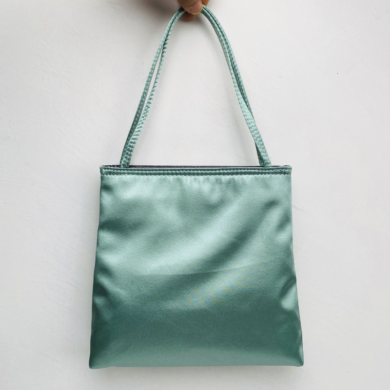 Fashion Lady Handbags For Women Luxury Designer Small Bag And Purses 2023 New In Satin Solid Casual Buckle Closure Twist Bags