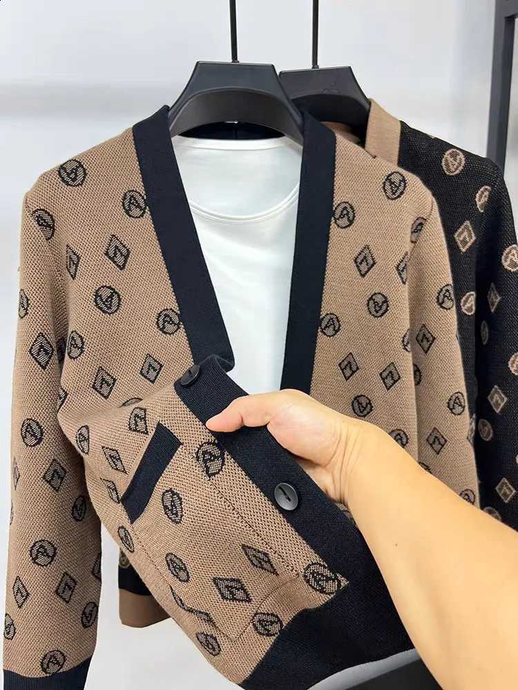 Luxury 2024 Autumn/Winter V-neck Premium Exquisite Embroidered Embossed Men's Cardigan Casual Warm Knitted Sweater Cardigan J260916