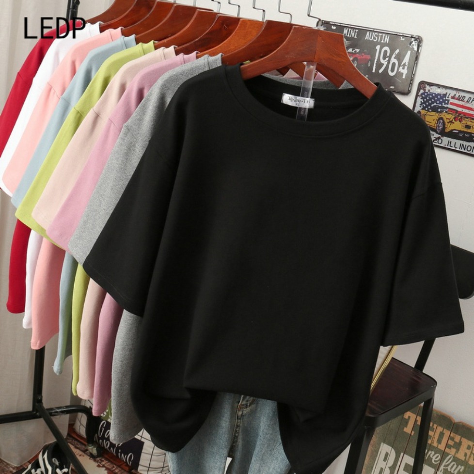 184593 Le même style que les idoles virtuelles, les T-shirts pour femmes de grande taille, les tissus de projection holographique, les effets de