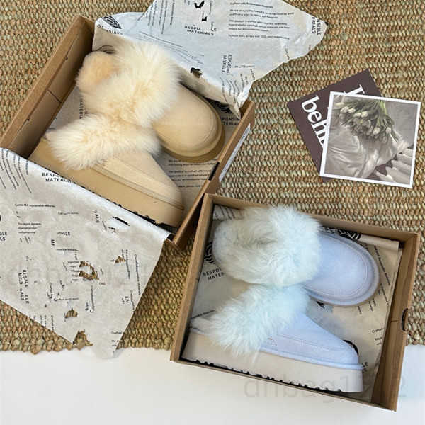New 2025 autumn and winter collection of stylish and versatile snow boots and thick-soled closed-toe slippers for women T260917