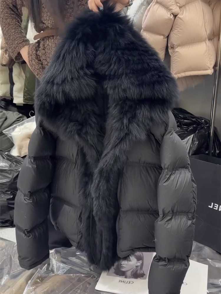 Short Fashionable Jacket Loose Winter Women's Cotton Coat with Hood Unique Design High End Outerwear for Young Adults H260917