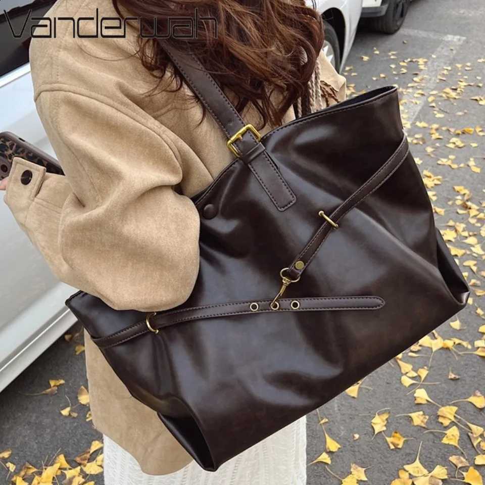 Vintage Oil-Waxed Pu Leather Tote Shoulder Bag Large Capacity with Decorative Belt for Work Travel 16-inch Laptop A4 Documents H260916