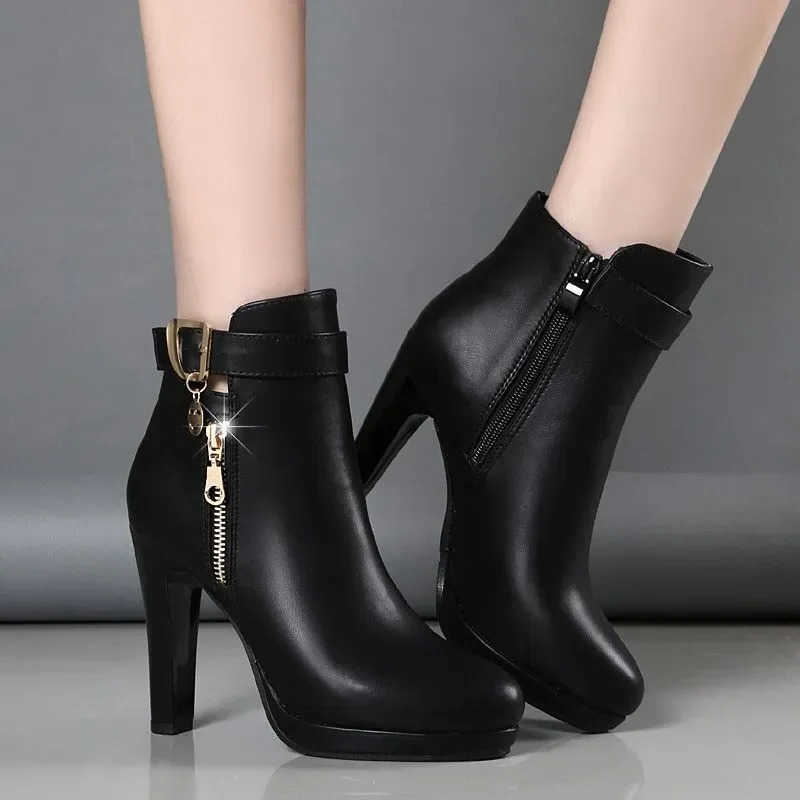 Leather Round Head 2023 Winter Belt Thick Bottom Waterproof Platform High Heel Bare Boots Women Comfortable Women's Boots D260917