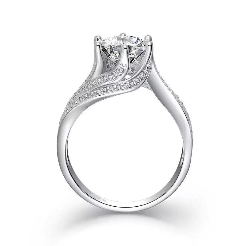 S925 sterling silver, gold-plated, with lab-grown moissanite stone set in a claw setting, vintage crown design, European and American luxury classic