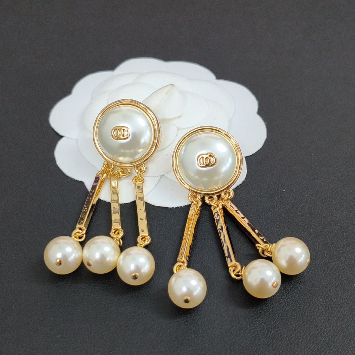 Designer Jewelry Channel earrings model gold round pearl pendant long chain tassel earrings