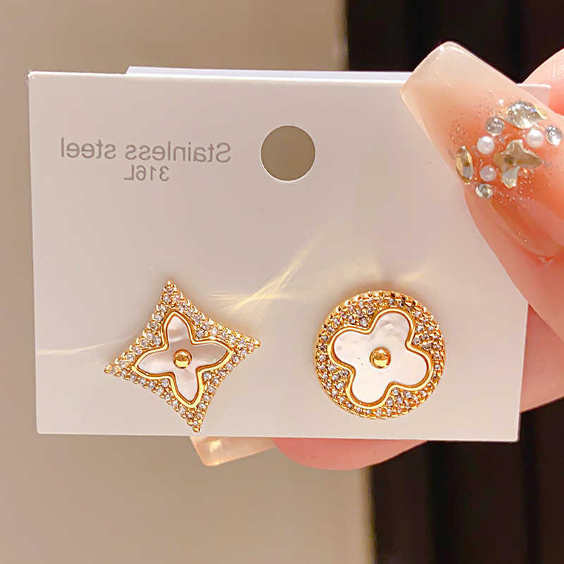 Gold Exquisite Plated Mother Of Pearl Circular Diamond Earrings With Retro Personty Earrings Exquisite Love Earrings Versatile S260917Q30F