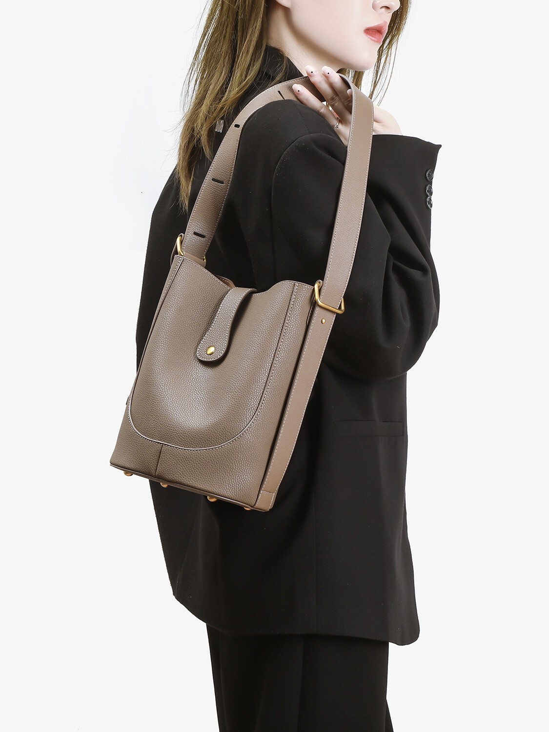 Niche Design Cowhide Bucket New Commuter Tote Four Seasons Versatile High End Single Shoulder Crossbody Bag KABAHEBINGJUE