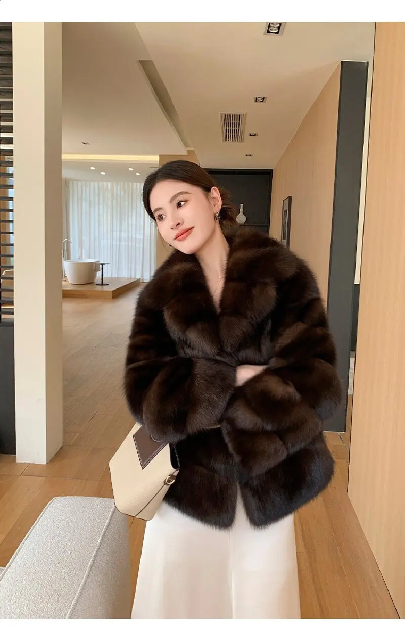 2025 Winter Women's Fashion Deep Brown Mink Fur Lapel Short Coat Elegant y HighEnd EcoFriendly Top a MustHave Item 260917