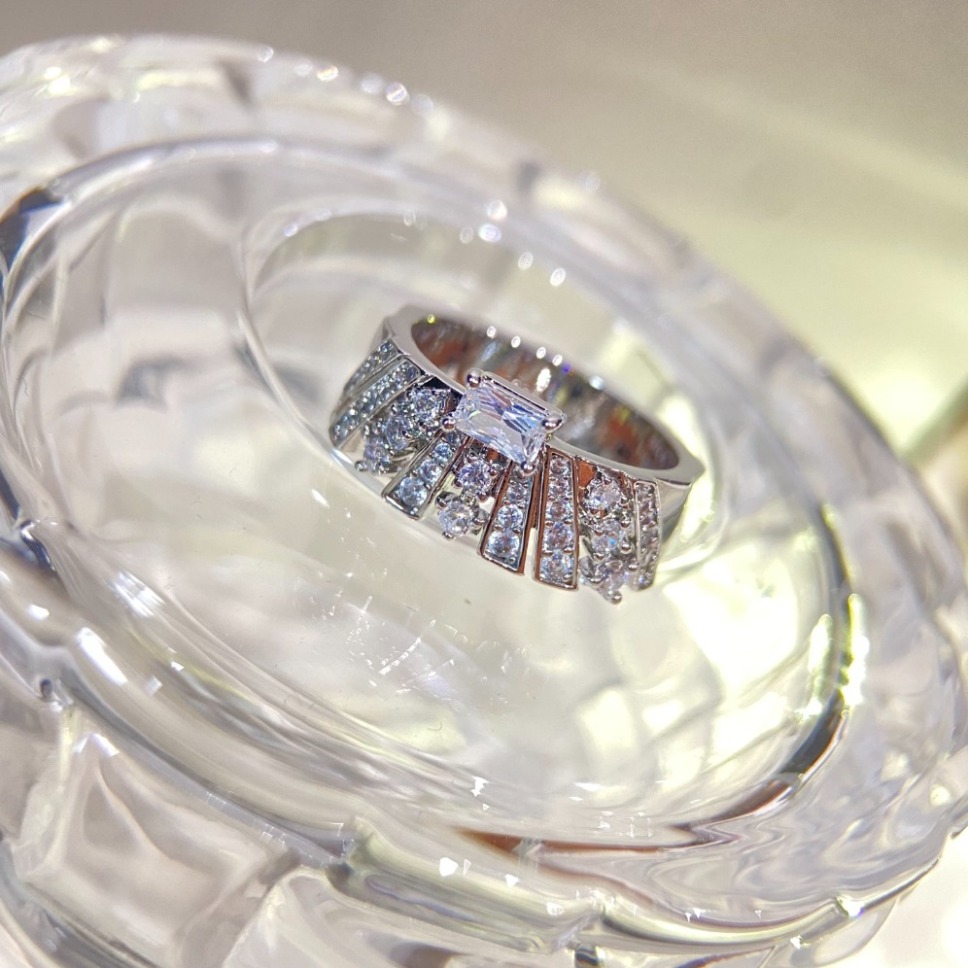 New Luxury Crystal Ring Women Silver Plated Band Fashion Elegant Jewelry Designer Ladies Gifts Accessory Wedding Engagement Promise...