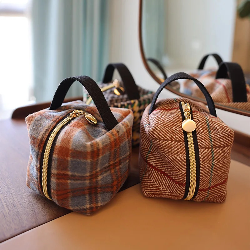 Geometric Cube Bag Metal Zipper Handle Fabric Brushed Creative Twill Square Wave Pattern Storage Bag Small Cosmetic bag 260916