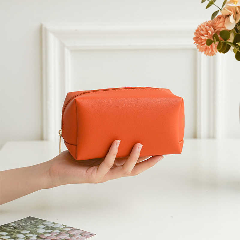 Material Orange PU Red Women's Makeup Bag Large Capacity Cosmetic and Jewelry Organizer Bag Zipper Design Portable Toiletry BagT260917