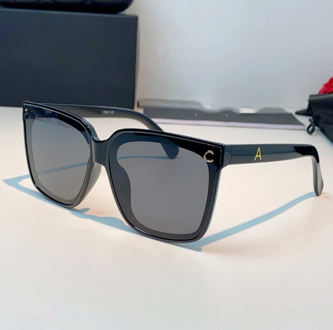 High Quality Luxury Polarized C Designer Sunglasses for Men and Women Stylish Sun-Blocking Perfect for Beach travel Vacations CCliness fgjgh56