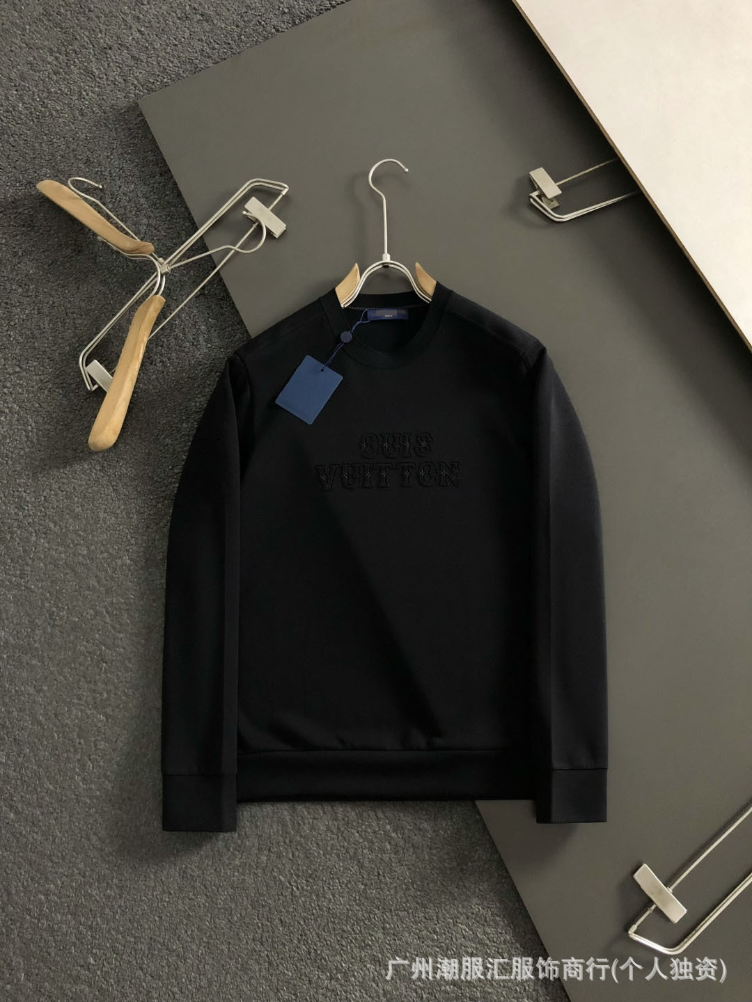 Designer knitted sweater men's crew-neck sweatshirt with 3D letter embossing, simple casual design suitable for everyday wear commuting, and a