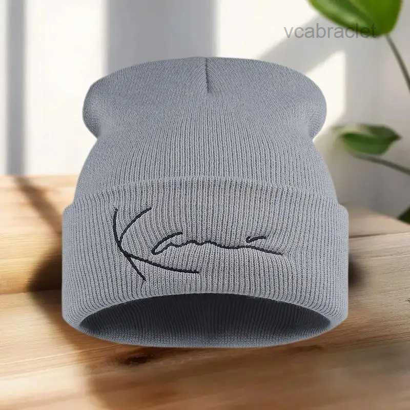 Retro 1Pieces Karl Kani Letter Embroidered Knitted Hat For Men And Women Winter Warmth Hooded Knitted Hat Mountaineering Hat S260526