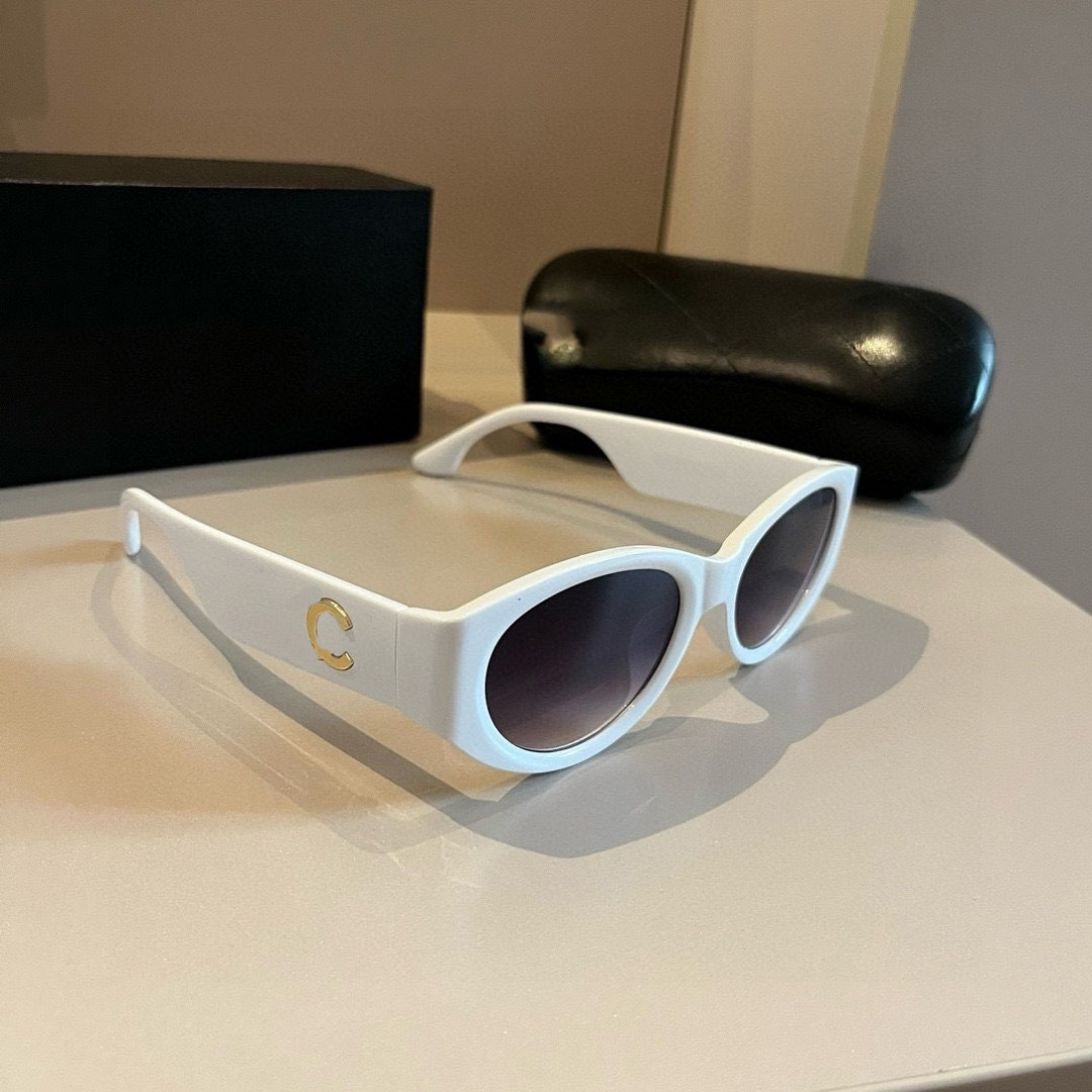 High Quality Luxury Polarized C Designer Sunglasses for Men and Women Stylish Sun-Blocking Perfect for Beach travel Vacations CCliness fg65fgh