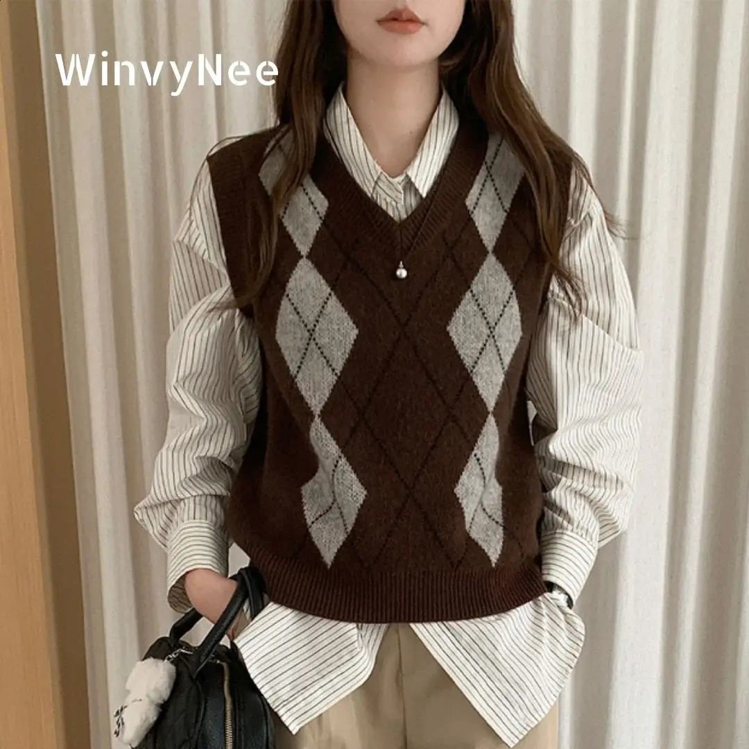 WinvyNee Women's Clothing Knitted Wool Vest V Neck Plaid Tank Casual Outerwear Vintage British Ladies Warm Tops Sweater C1523042 260916