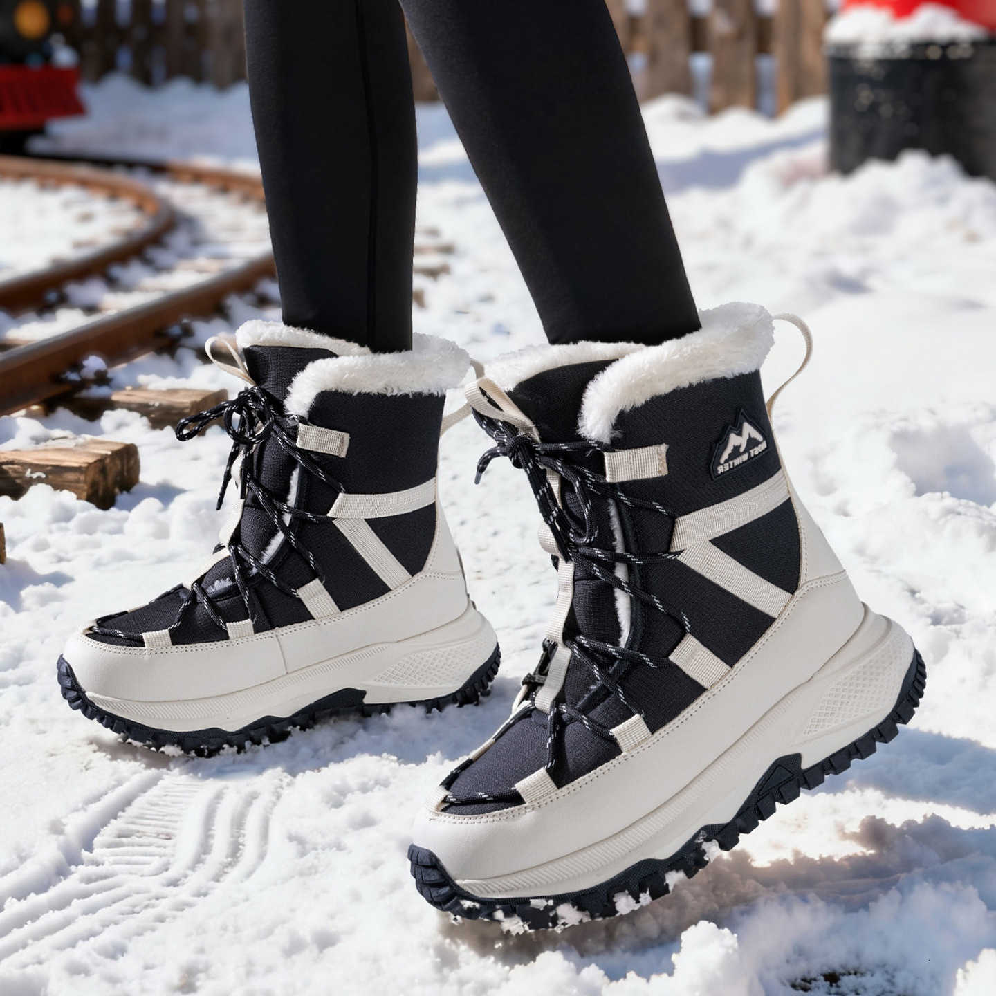 2026 Boors New New Winter fashion Snow Boots For Women Men Thickened Warm Winter Shoes Waterproof Non-Slip Outdoor Hiking Boots D260917