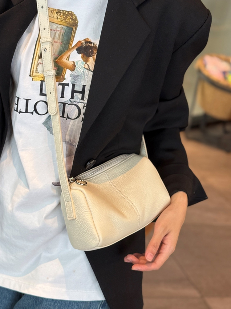 Top Layer Cowhide Natural Drop New Pillow Single Shoulder Crossbody Small Commuting Underarm Toast Bag For Women Fashionable Luxury Handbag Underarm