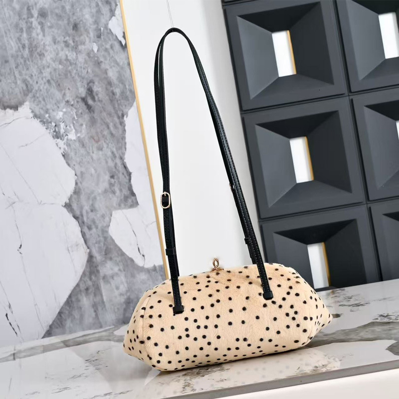 Leopard print polka dot plush single shoulder armpit bag 2026 new kiss lock clip plush handbag