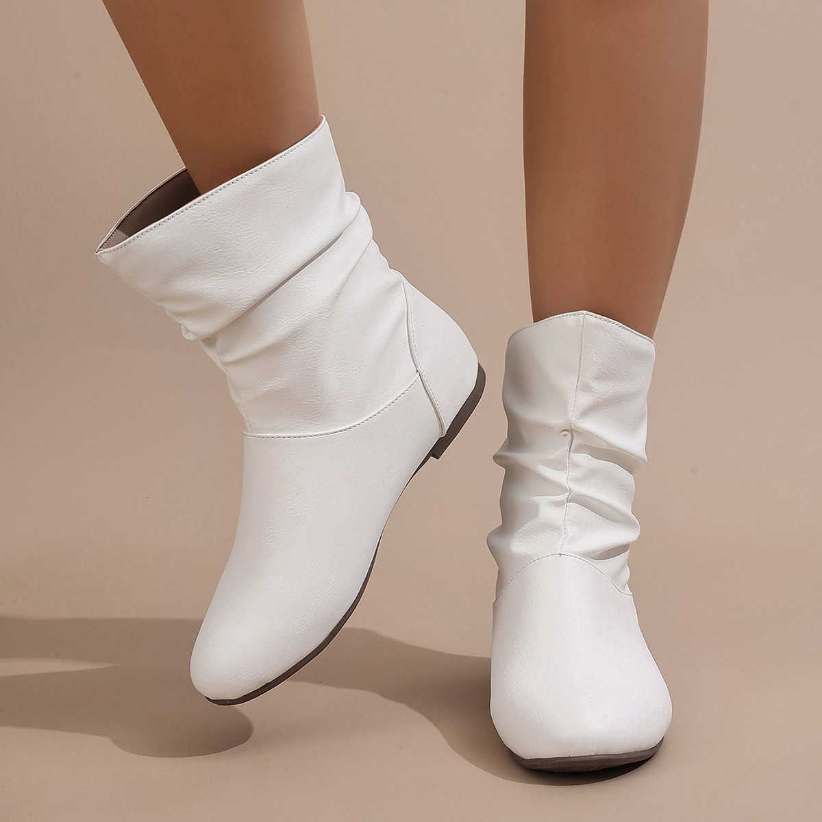 Short Boots Women's White New Pleated Women's Boots Flat Bottomed Versatile Woman Boots Large Size Woman Booties D260917