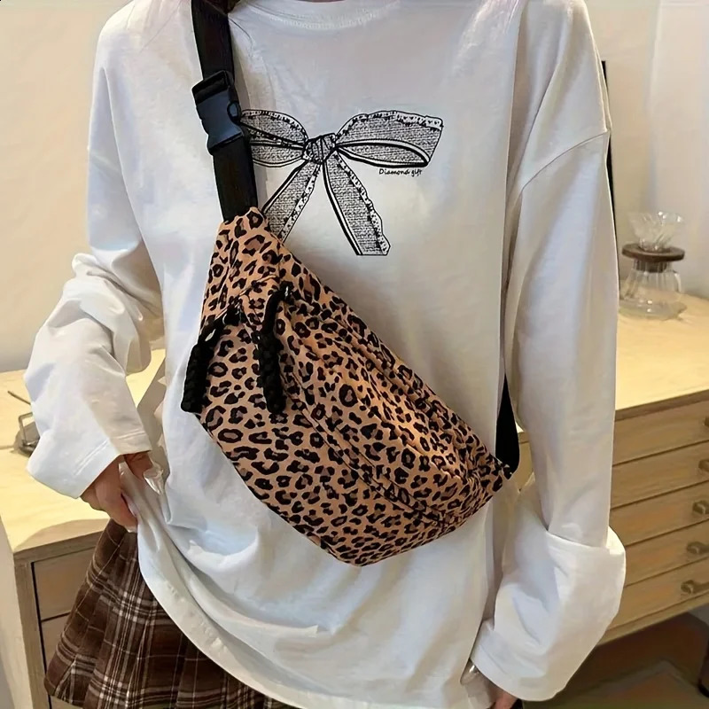 Women's Leopard Print Belt Bag Large Capacity Waist Bag for Women Travel Shopping Everyday Use Stylish Shoulder Crossbody Bags 260916