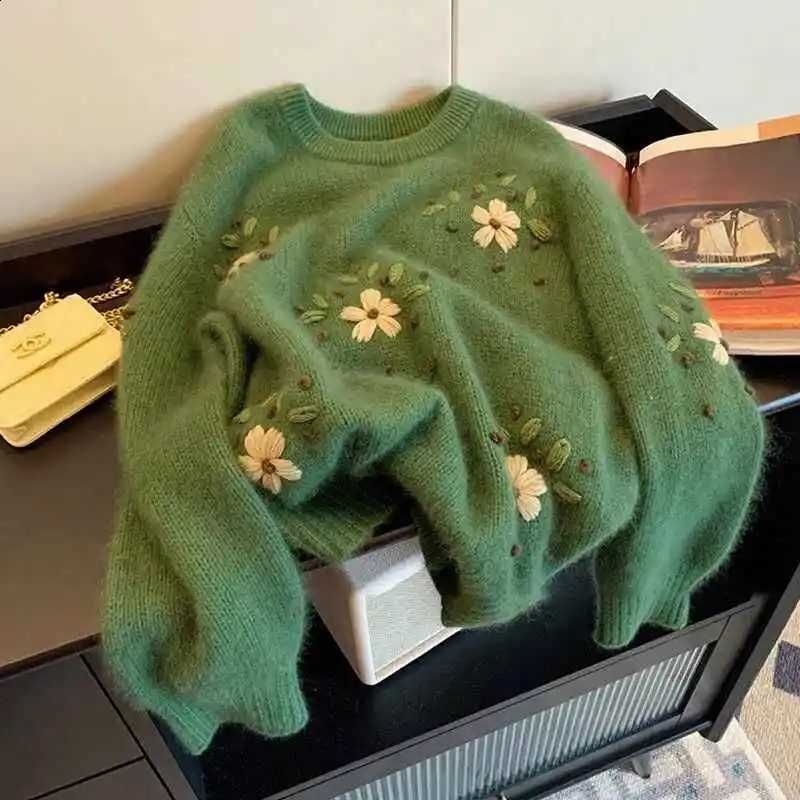 Women's Retro Jacquard Sweater Embroidery Soft Warm O-Neck Knitted Sweater Autumn Loose Forest Series Green Knitted Top 2024 New J260916