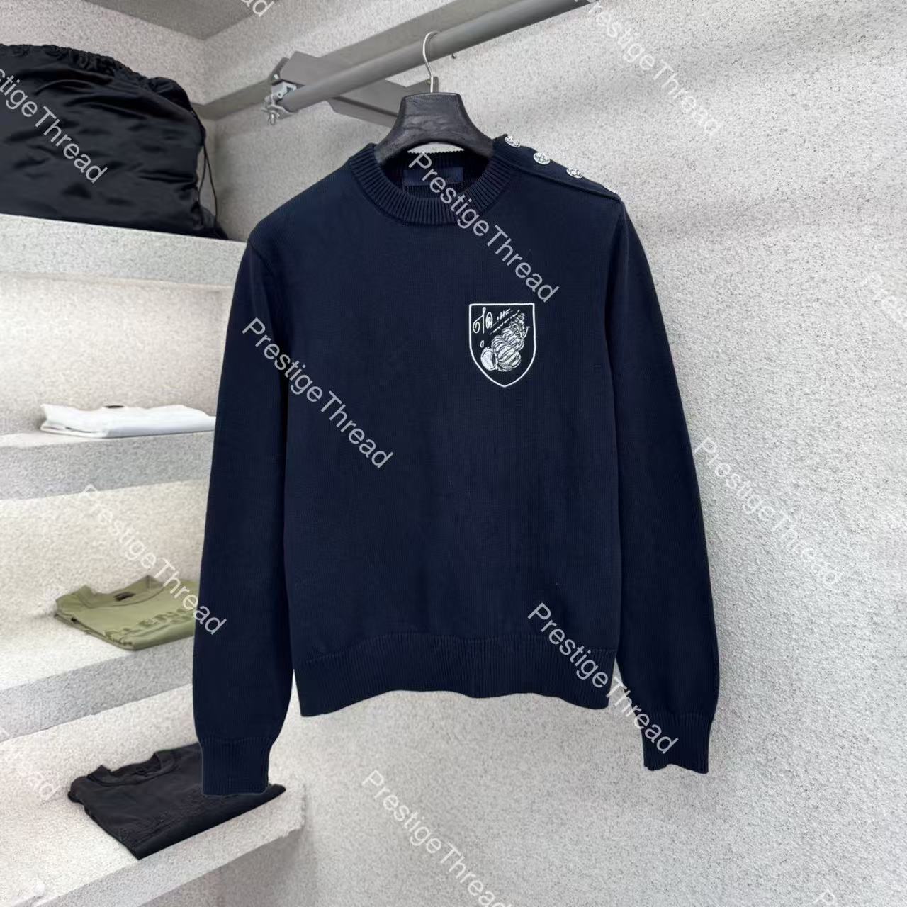 Designer High-Quality Men's Sweaters Embroidered Crew Neck Long Sleeve Knitted Shirt Silver Button Badge Conch Embroidery Logo Unisex