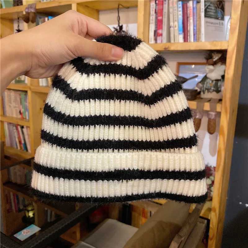 New Women Slouchy Winter Hats Keep Warm Beanie Hat Striped Design Casual Knitted CapT260916