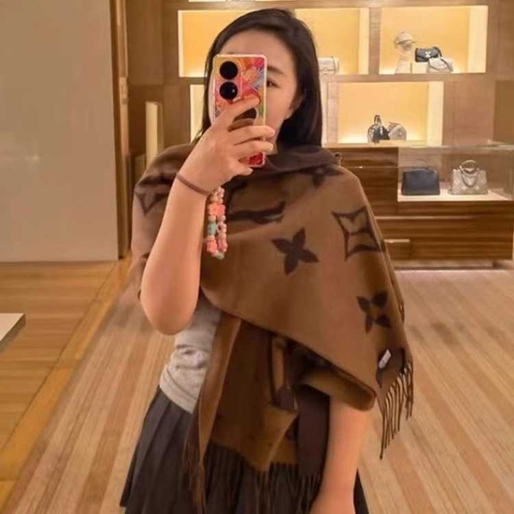 V 2023New Scarf Letter Old Flower Autumn and Winter Rabbit Scarf Womens Winter Warm Double Sided Two Color S260917H3F5