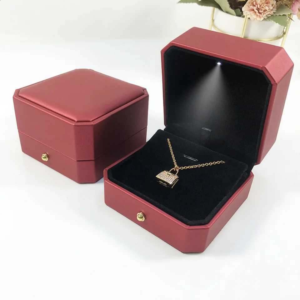 Light Jewelry Box Empty LED Proposal Wedding Ring Case Wen Necklace PU Leather Earring Bracelet Display Case High Quality N260916