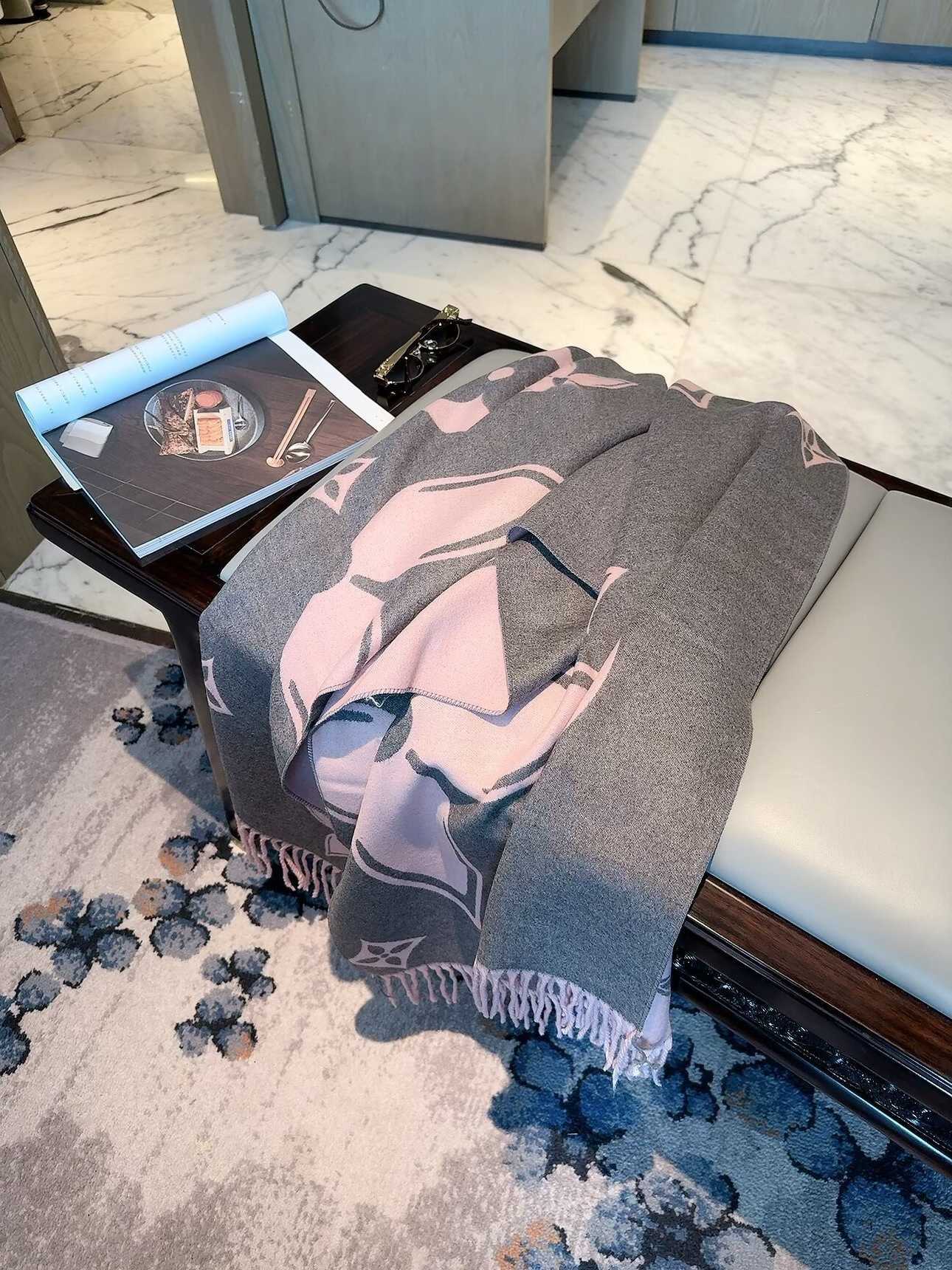 Plaid 2026 Women Man Scarf % Cashmere Scarves For Winter Warm Womens and mens Long Wraps Size 180x30cm Ao127 S260917DS3R