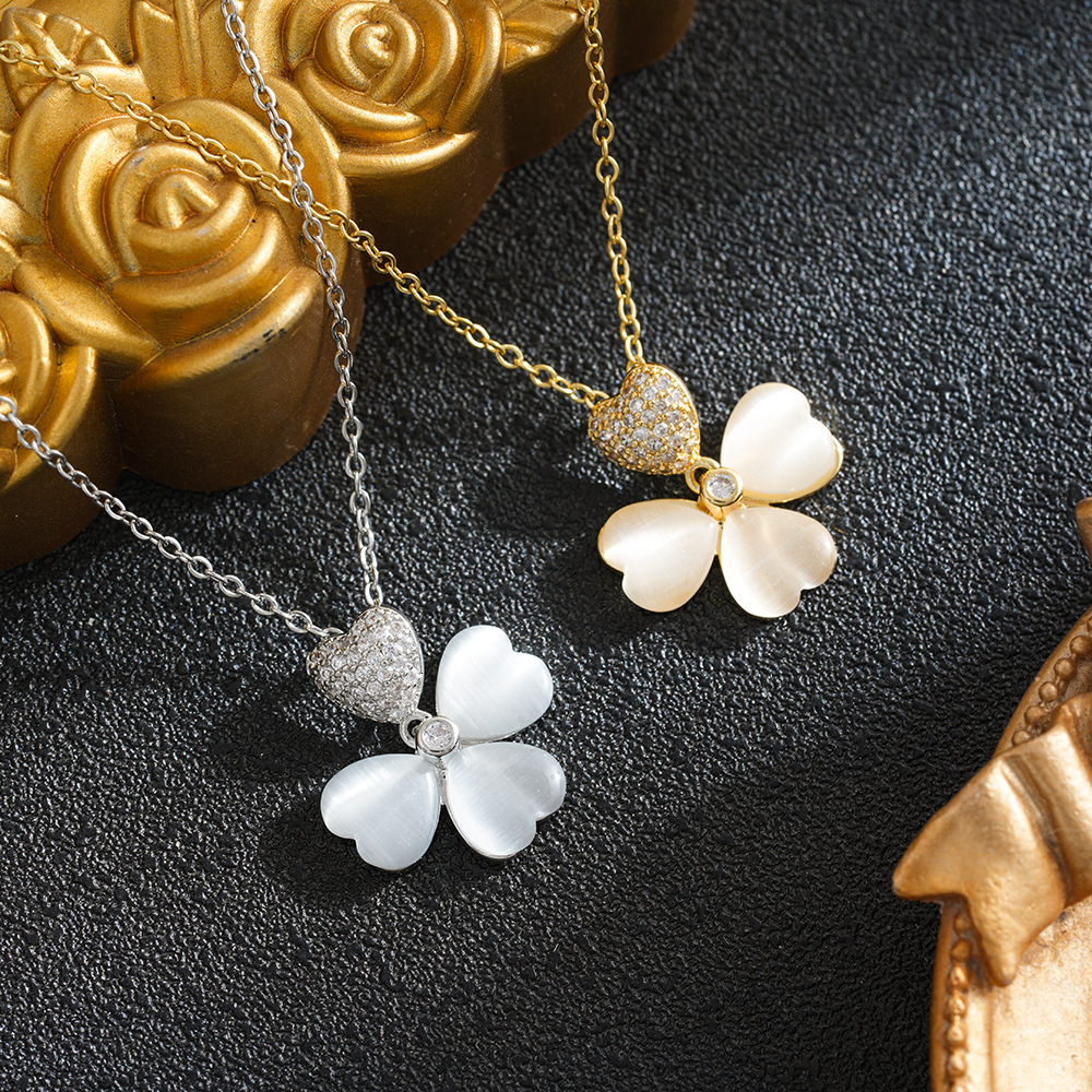 Lucky four-leaf clover necklace for women, S925 sterling silver, a stylish unique piece, 2026 new design, trendy clavicle chain, versatile and fashi